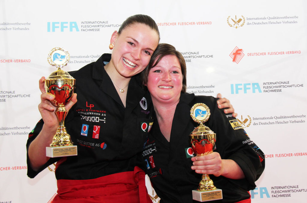 Gerührte-Siegerinnen-Team-Europameister-2016_Natacha-Henzer-und-Sandra-Linder_300